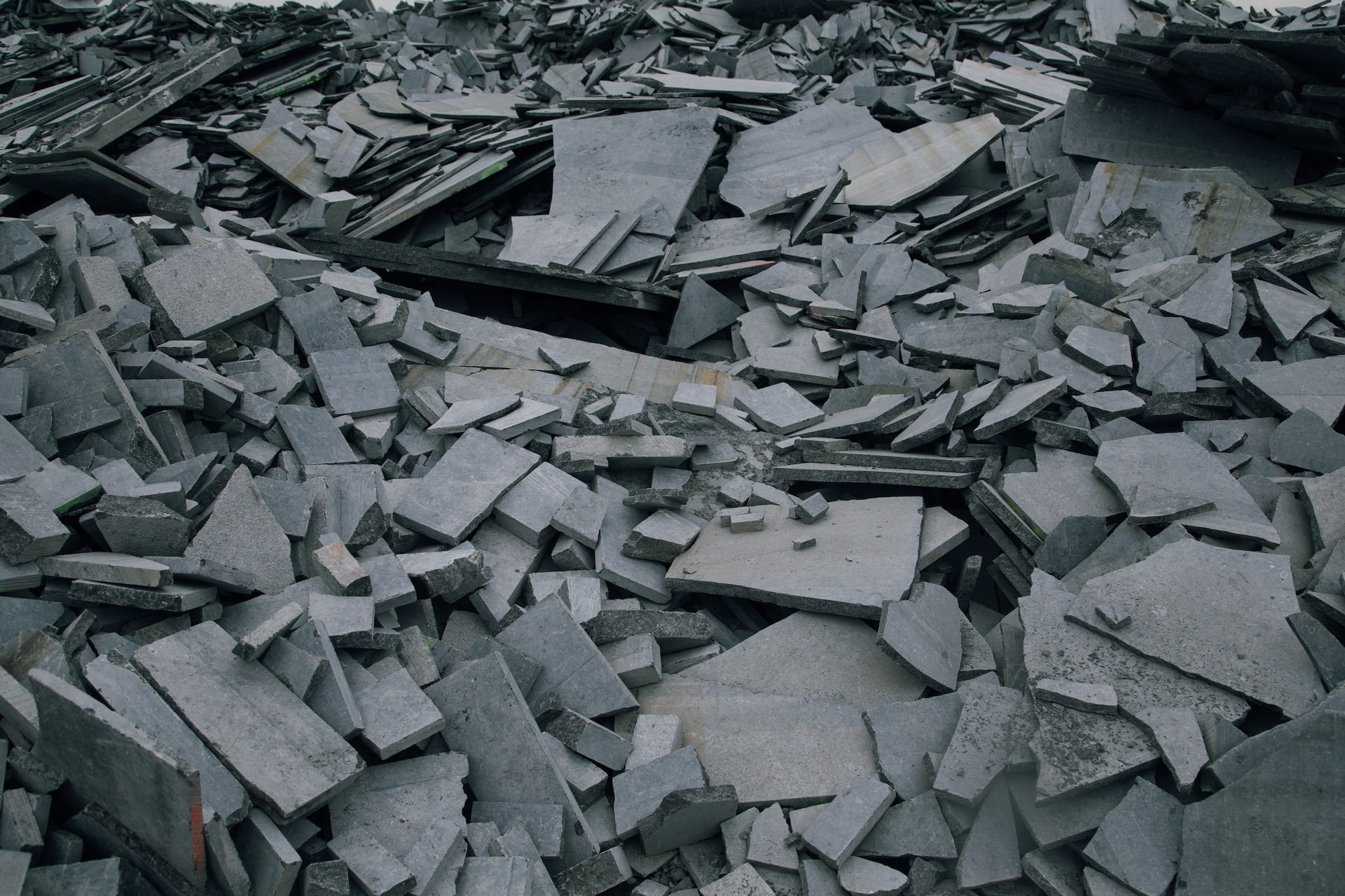 <img src="image.jpg" alt="">