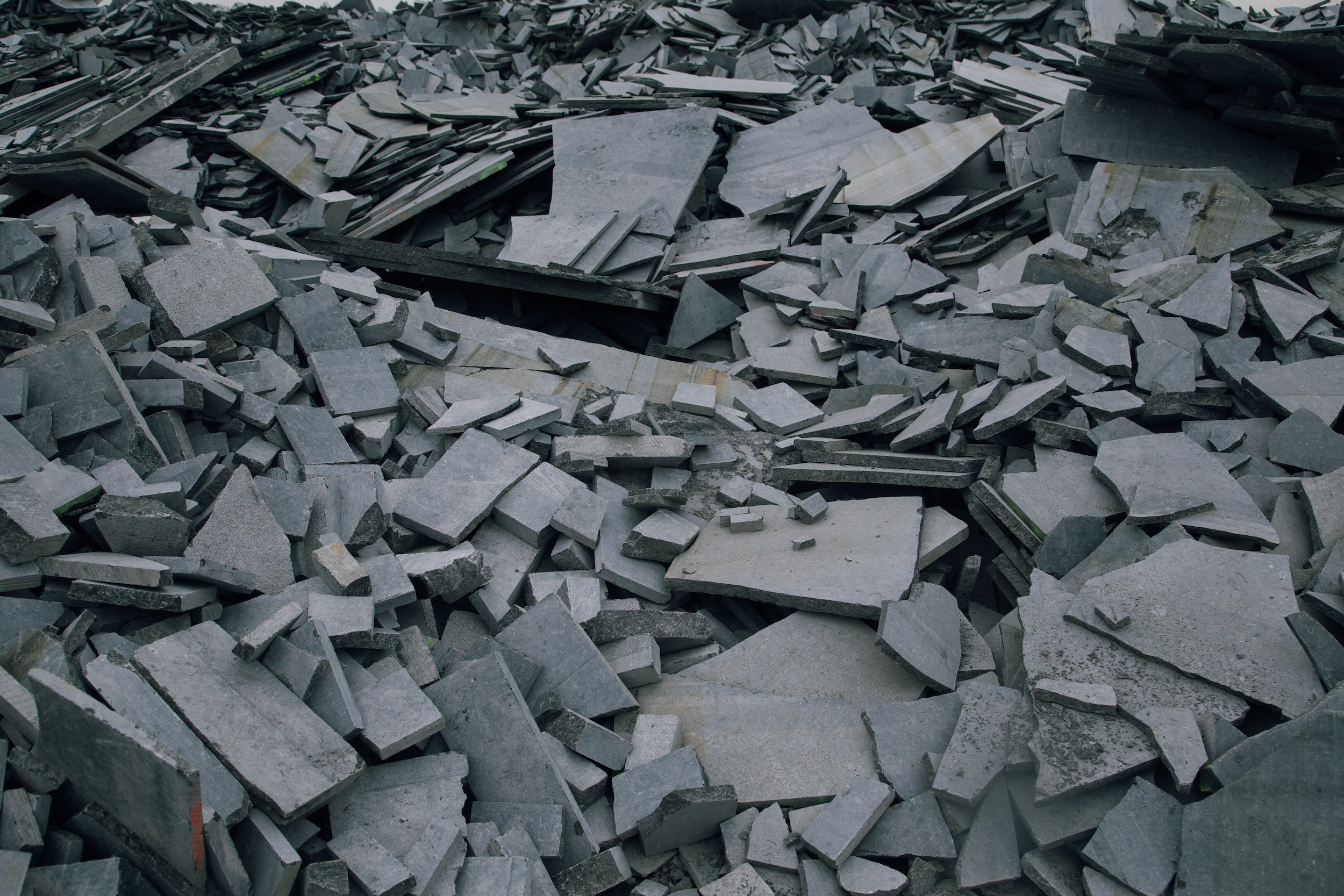 <img src="image.jpg" alt="">