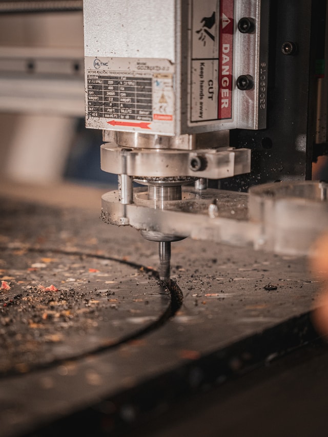 Mekanika Pro milling some reclaimed plastic