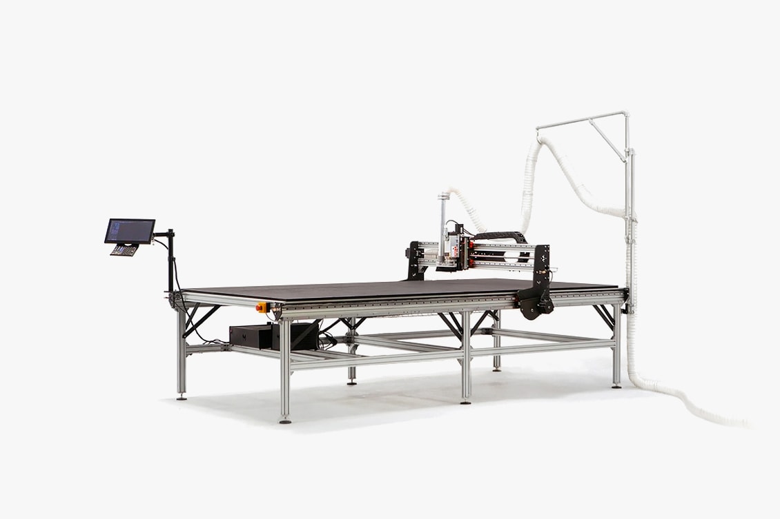 Fab ist eine großformatige CNC-Maschine, mit der Sie komplette Platten fräsen können, um Ihre Produktion zu steigern. Dieses Paket enthält einige wichtige Zubehörteile, um eine Maschine in Betrieb zu nehmen.